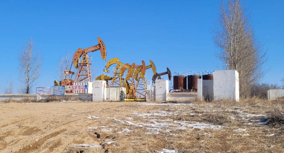 大宗商品综述：油价跃升 伦铜下跌 金价六连跌