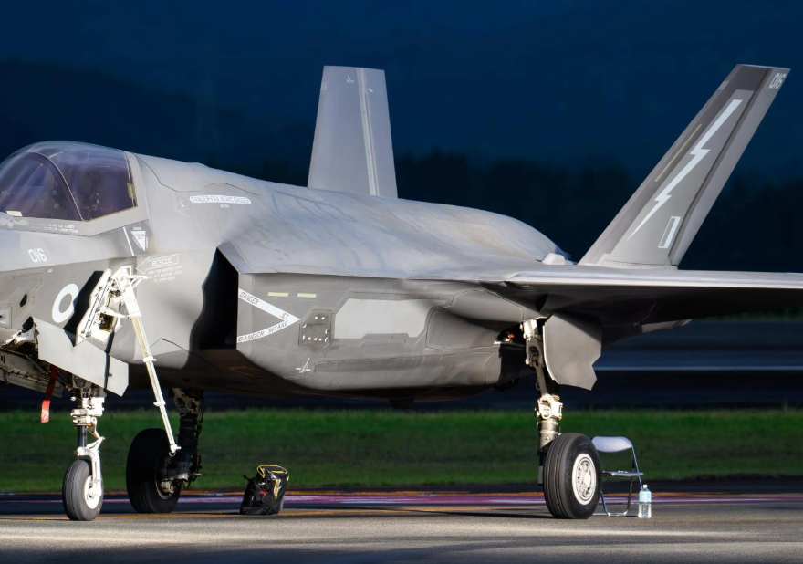 伊朗革命卫队称击中一架美军F-35战机